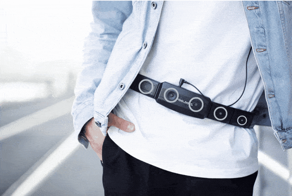 the Feelbelt with his vibration motors in use