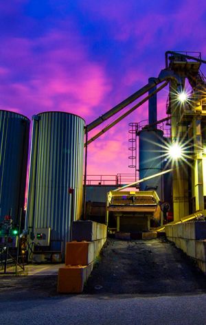 picture of an industry plant at night
